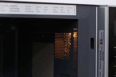 Lò vi sóng Panasonic NN-ST34HMYUE 25 lít - Chính Hãng