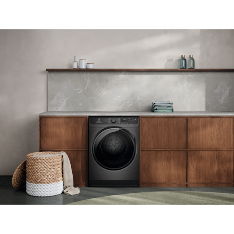 Máy sấy bơm nhiệt Electrolux 8 kg EDH803J5SCR