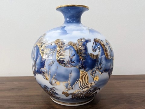 Bình Hút Lộc – Vật Phẩm Phong Thủy Mang Lại May Mắn, Tài Lộc