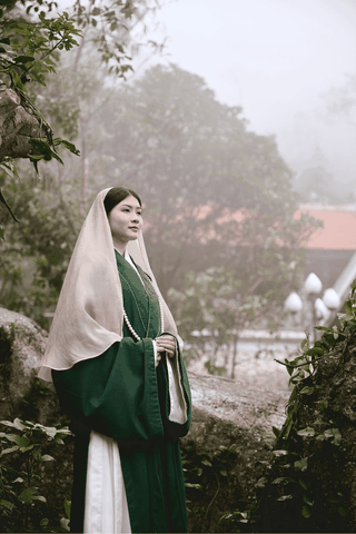 Tiktoker Nguyễn Tuyết Mai theo dấu chân Phật Hoàng Trần Nhân Tông