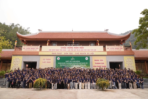 HÀNH TRÌNH VỀ THĂM NGỌA VÂN CỦA THẦY CÔ VÀ SINH VIÊN TRƯỜNG ĐẠI HỌC VĂN HÓA HÀ NỘI