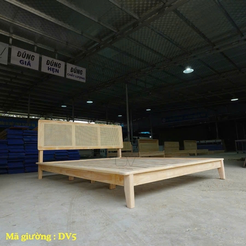 Giường Gỗ Tựa Mây Thiết Kế Sang Trọng DV5
