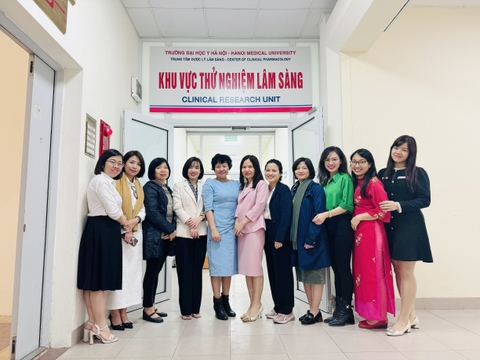 Bộ Y Tế cấp chứng nhận đáp ứng duy trì “THỰC HÀNH TỐT THỬ THUỐC TRÊN LÂM SÀNG” (GCP) và mở rộng phạm vi Thực hành tốt thử thuốc trên lâm sàng đối với vắc xin pha 3, 4 cho trường Đại học Y Hà Nội, đầu mối là Trung tâm Dược lý lâm sàng.