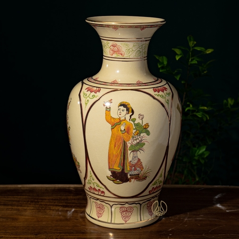 THE DAI CAT VASE