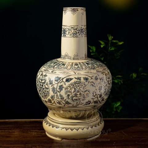 THE HOA LAM VASE