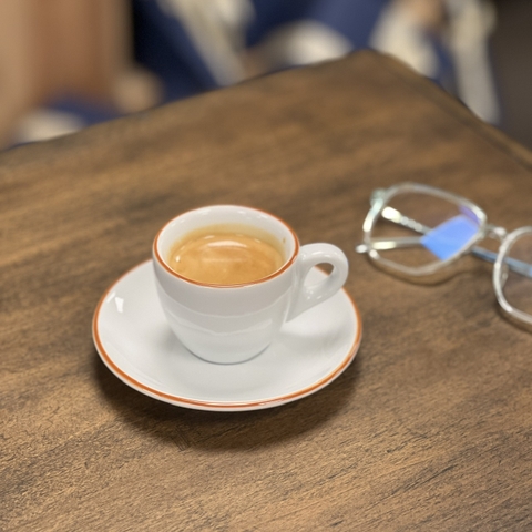 Bộ đĩa và Ly sứ Ancap Espresso vẽ tay viền Màu caramel, 75ml