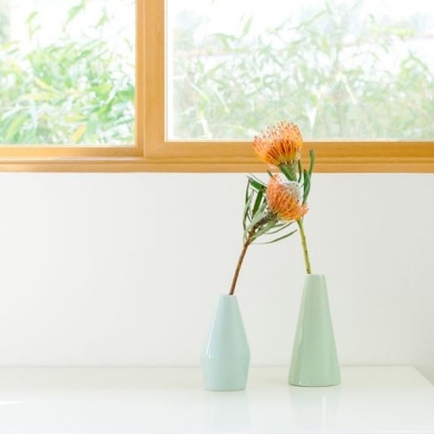 Bình hoa sứ NotNeutral LINO Tall Vase - Light Green