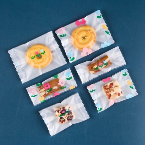 Túi đựng bánh kẹo hoạ tiết 3 Bông Hoa, bao bì thực phẩm- Vua Bao Bì