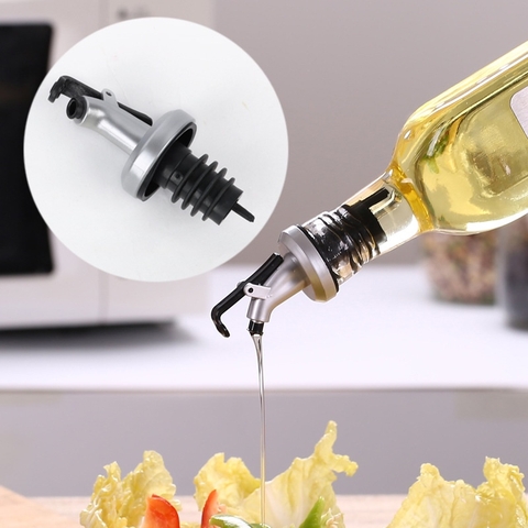 Nắp đậy có vòi cho chai đựng gia vị, rượu tiện dụng khi nấu ăn, pha chế - BARTENDER WITCH