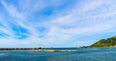 Biển Thiên Cầm Hà Tĩnh: Khám Phá Bức Tranh Tuyệt Mỹ "Cung Đàn Biển"