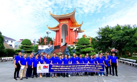 Công đoàn VIETSOVPETRO tổ chức về nguồn giáo dục truyền thống lịch sử tại Thái Bình