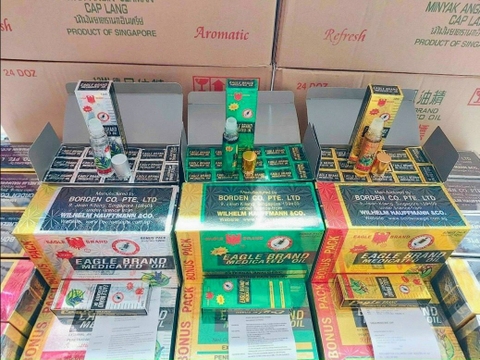 DẦU GIÓ  LĂN CON Ó EAGLE BRAND MEDICATED OIL CỦA MỸ