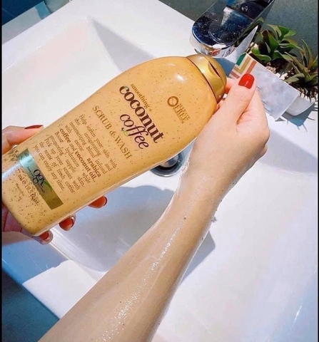 SỮA TẮM TẨY DA CHẾT LÀM MỀM MỊN DA OGX COCONUT COFFEE