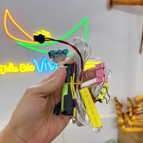 Đèn máy bay 3 bóng