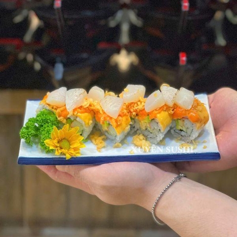 Sake Hotate Aburi Roll