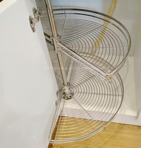 Mâm xoay góc tủ bếp Eurogold inox 304 nan mở 1/2 – 180º