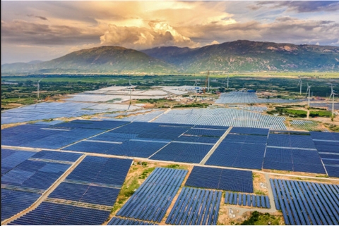 NĂNG LƯỢNG MẶT TRỜI VIỆT NAM NĂNG LƯỢNG THẮP SÁNG TƯƠNG LAI