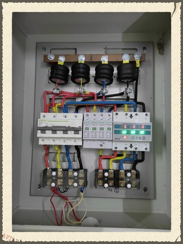 Tủ Cắt Sét Lan Truyền 3 Pha Vestek