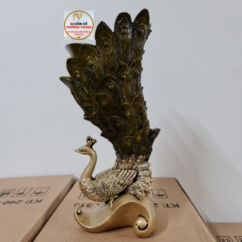 Bình cắm lông công phong thủy hình chim công trang trí nhà cửa