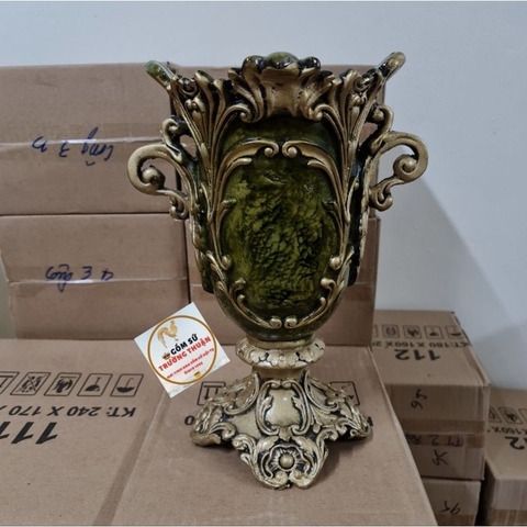 Bình cắm lông công phong thủy chất liệu Composite