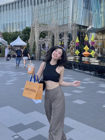 ÁO THUN VẠT XÉO