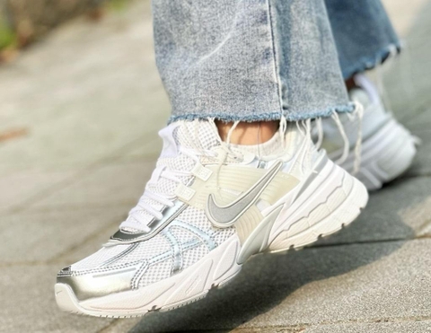 Nike V2K Run ‘Metallic Silver’ FD0736 104