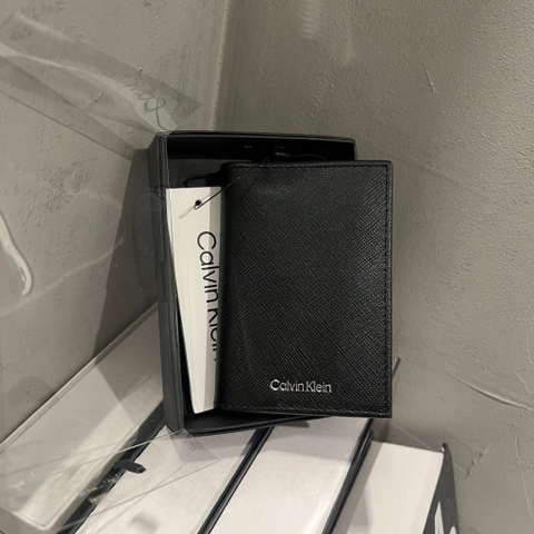 Ví Calvin Klein Refined Saffiano Compact Bifold Wallet Black 4D1015G 001