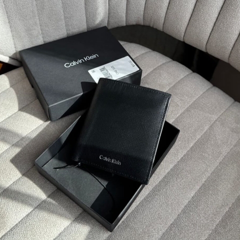 Ví Calvin Klein Refined Saffiano Slim Bifold Wallet Black 4D1058G 001