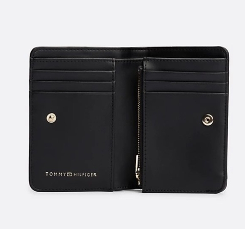 Ví Tommy Hilfiger Women's TH Heritage Slim Med Wallet Black AW16916 001