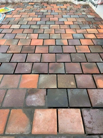 Gạch Bát Hỏa Biến 30x30x5cm – Vật Liệu Lát Sân Đậm Chất Truyền Thống