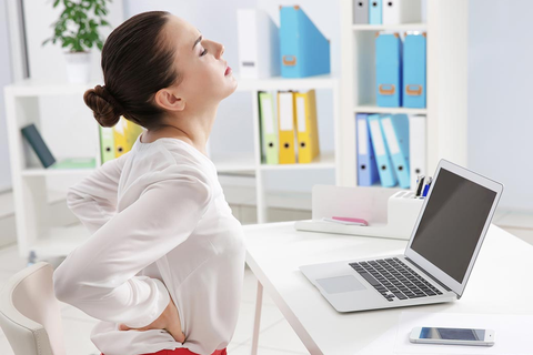 Ngồi văn phòng bị đau lưng, làm sao hết?