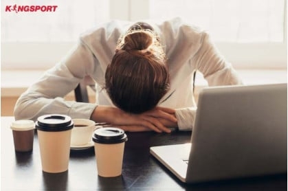 VÌ SAO NGỦ ĐỦ GIẤC NHƯNG VẪN BUỒN NGỦ? CÁCH CẢI THIỆN?