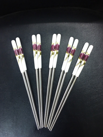 ĐŨA KHẢM HOA INOX -CÁN SỨ 5 ĐÔI