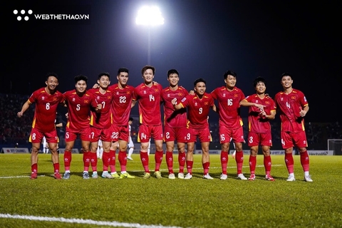 Liệt kê các mẫu áo Đội Tuyển Việt Nam phiên bản 2025 MỚI NHẤT