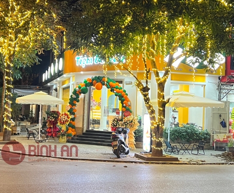 Cùng Dù Che Nắng Bình An khai trương Tiệm Bơ Sầu với hai chiếc dù che lệch tâm vuông xinh xắn