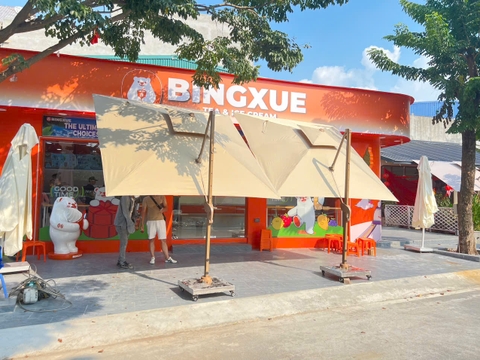 GIAO HÀNG THÀNH CÔNG 8 CHIẾC DÙ CHE LỆCH TÂM VUÔNG 2M5, 3M CHO QUÁN BINGXUE VÀ QUÁN CAFE TẠI BẮC NINH