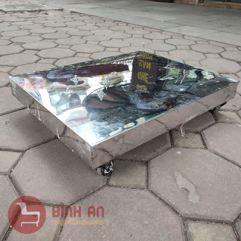 Chân Đế Ô Dù Lệch Tâm Có Bánh Xe