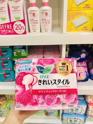 LAURIER BĂNG VỆ SINH HÀNG NGÀY - Romantic Rose 72 miếng