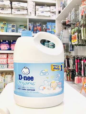 D-NEE  Nước xả mềm quần áo em bé 2800ml