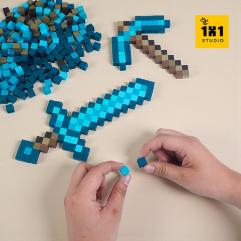 Bộ Lắp Ghép 2 Vũ Khí Minecraft Kim Cương Thu Nhỏ bằng Gỗ