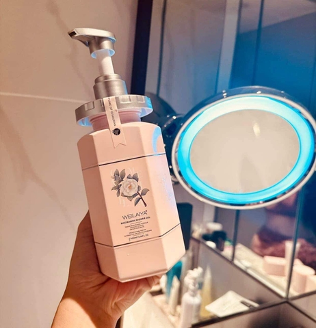 Sữa tắm Weilaiya hoa trà