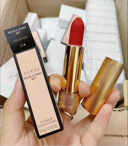 Son lì Gucci mate màu 25 goldie red
