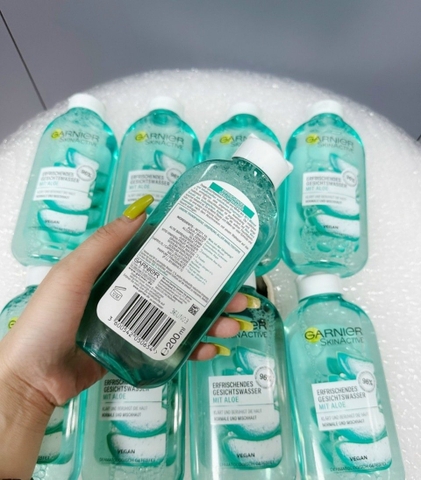 Nước hoa hồng Garnier Skinactive Aloe Refreshing Tonner 200ml Đức