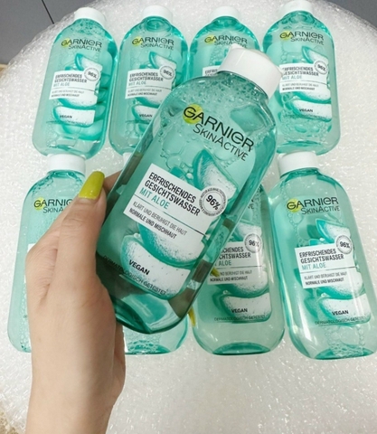 Nước hoa hồng Garnier Skinactive Aloe Refreshing Tonner 200ml Đức