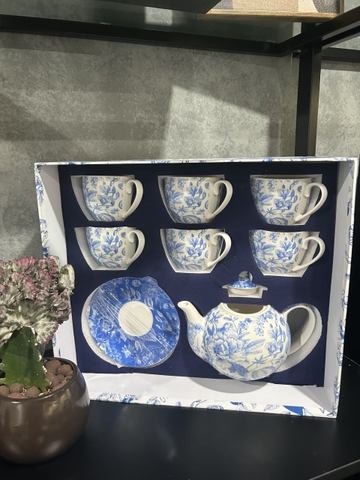 Bộ ấm chén trà Zuhause ZB0808 gồm 1 bình 1100ml, 2 cốc 220ml và 6 đĩa 15cm