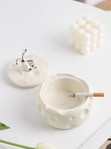 Gạt Tàn Thuốc Lá Bằng Gốm Có Nắp Đính Thỏ