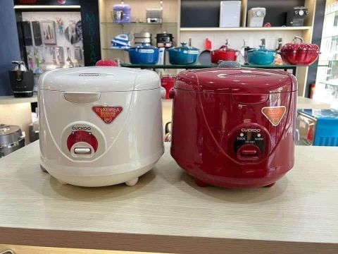 Nồi cơm điện Cuckoo 1.8 lít CR-1021 màu trắng/ đỏ