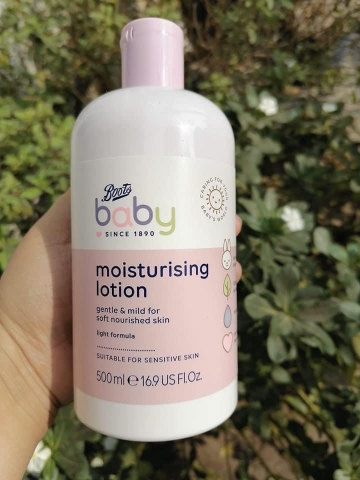 Lotion dưỡng ẩm cho bé BOOTS BABY Moisturing Thái Lan 500ml