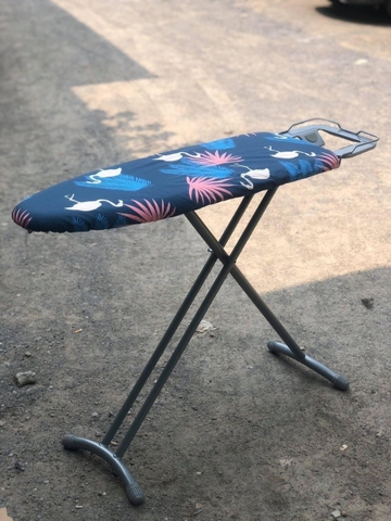 Bàn để ủi quần áo dạng đứng Lebenlang LBB363