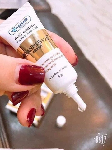 Kem trị thâm quầng mắt và bọng mắt Yanhee Eye Gel Thái Lan